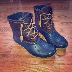 Women’s Sperry Navy and Brown Duck Boots. Size 6.5